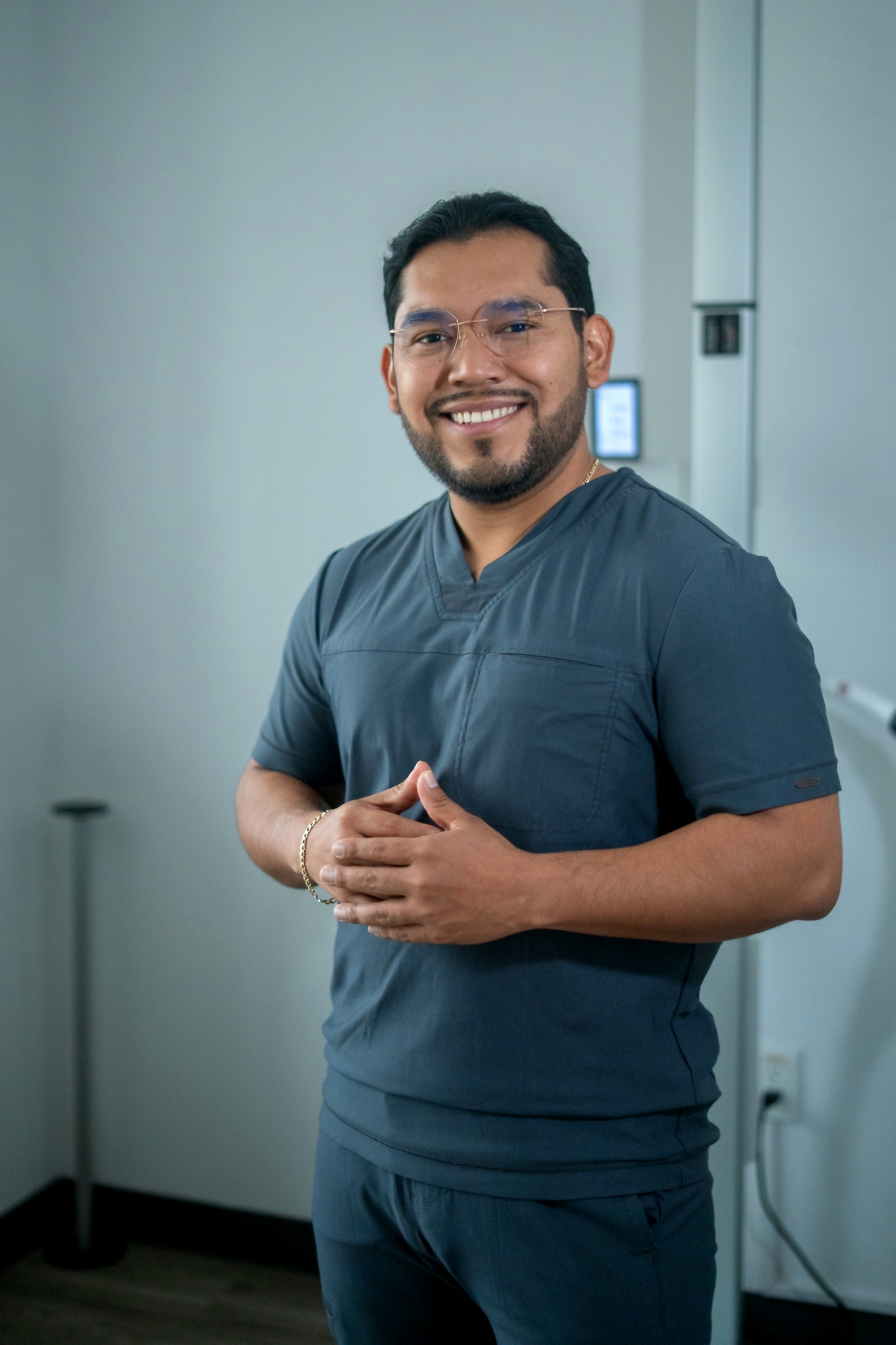 Dr. David Ernesto Hernández Torres — Cirujano Bariátrico y General en CDMX